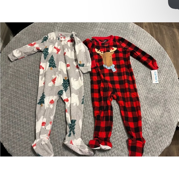 Carters Christmas Set 2 Pieces Fleece Footie Pyjamas Size 18 Months - Picture 1 of 7